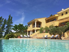 Opulent Villa in Le muy with Swimming Pool, Le Muy